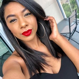 Meet your Posher, Ariane